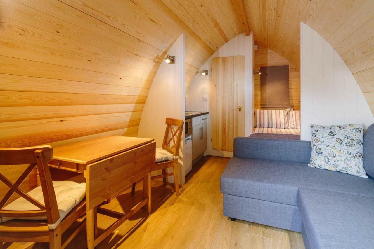 Lupin Glamping Pod Hotel Cheltenham Exterior photo